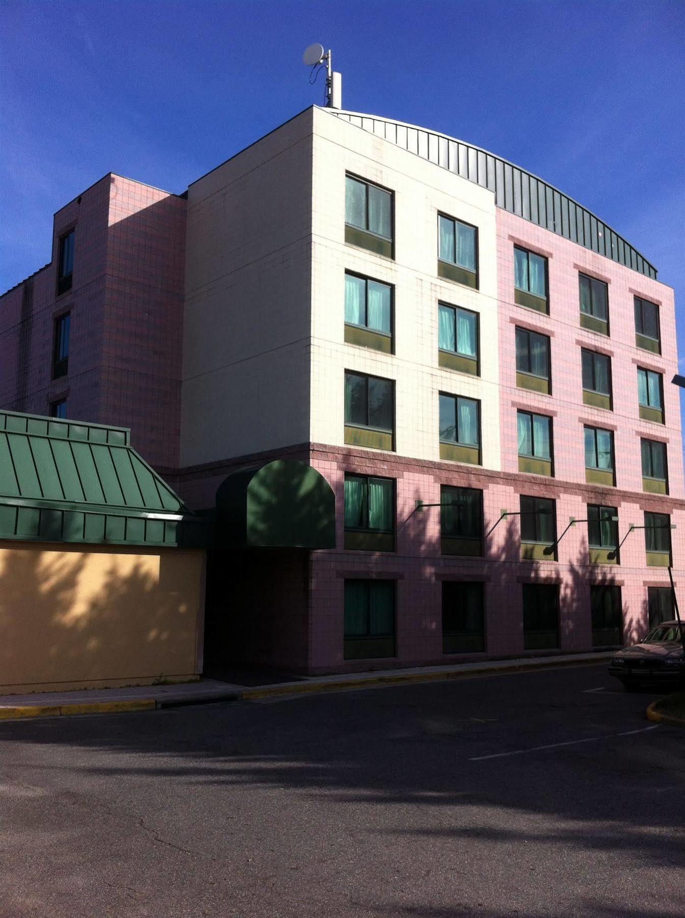 Northeast Garden Inn Laurel Eksteriør billede